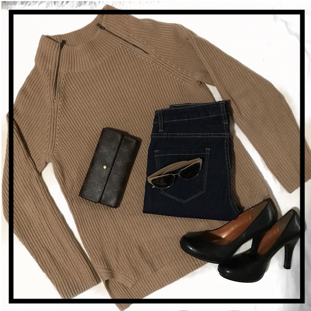 Banana Republic sweater in a size Medium